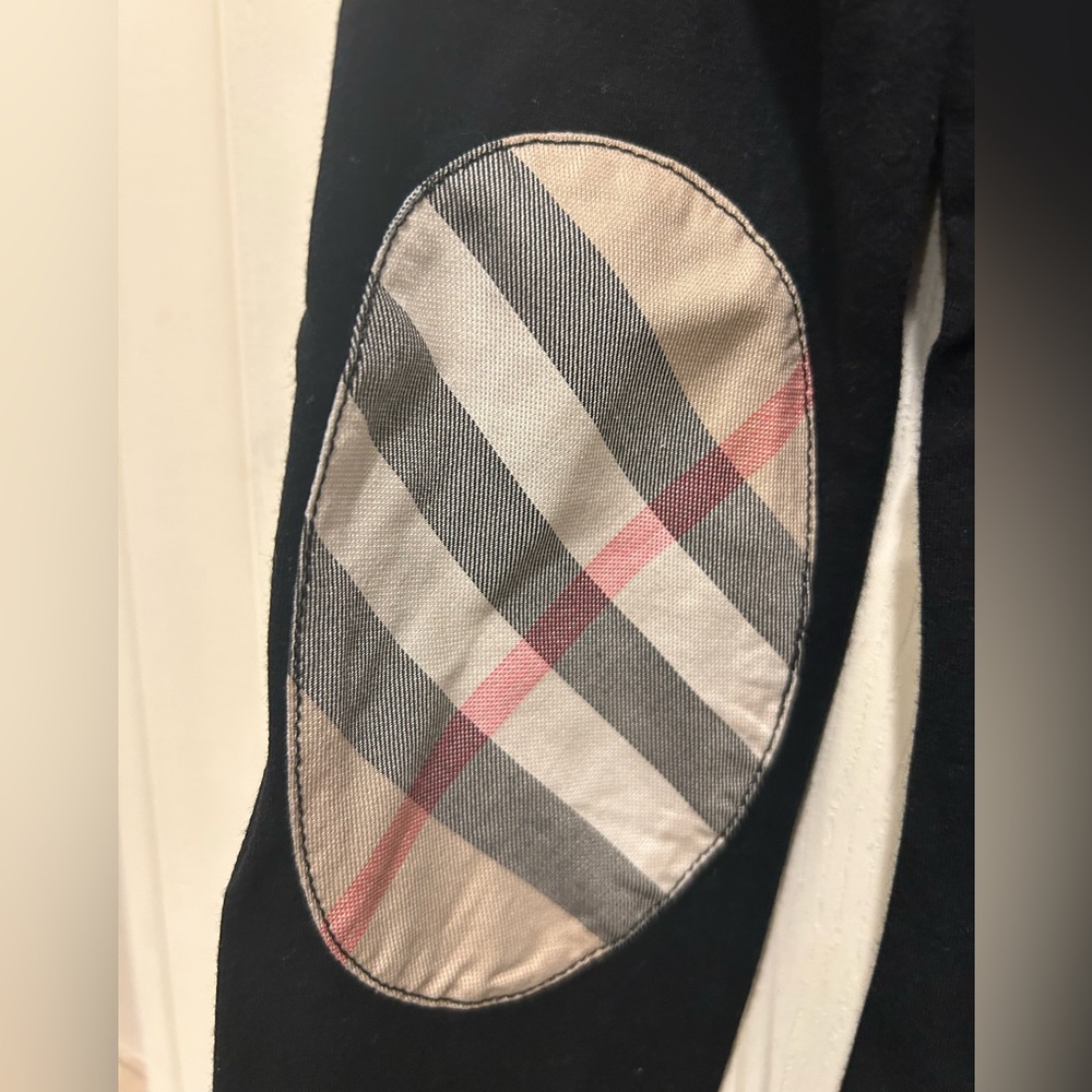 Burberry top Women Size XS black excellent condition. - Picture 6 of 6